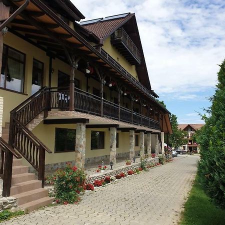 Pensiunea Roua Muntilor Sîmbăta de Sus Εξωτερικό φωτογραφία