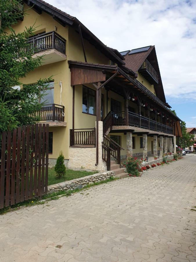 Pensiunea Roua Muntilor Sîmbăta de Sus Εξωτερικό φωτογραφία